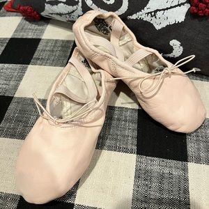 Size 6 Pink Ballet Slippers Capezio